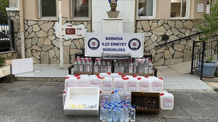 İzmir'de kokoreççiye sahte içki operasyonu: 1 gözaltı