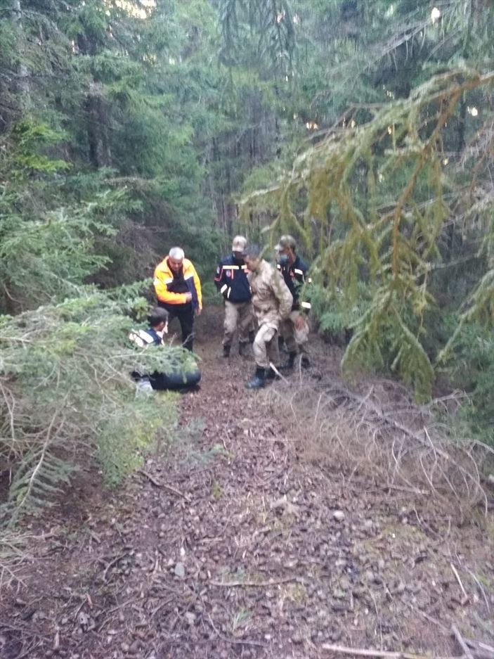 a Artvin'de 2 gündür kayıp olarak aranan yaşlı adam ölü bulundu