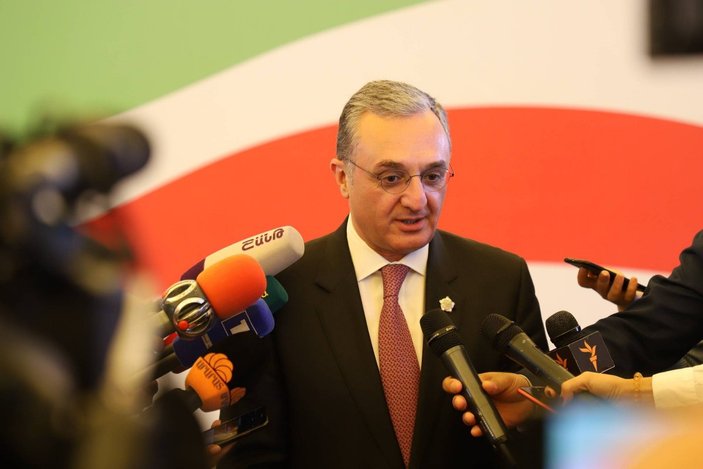 Ermenistan Dışişleri Bakanı, canlı yayında BM kararları hatırlatılınca ne diyeceğini bilemedi