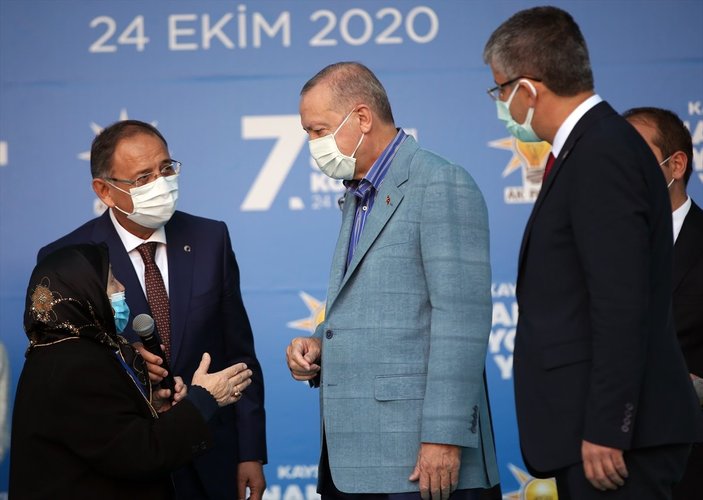 Safiye Teyze ile Cumhurbaşkanı Erdoğan arasında geçen sıcak muhabbet