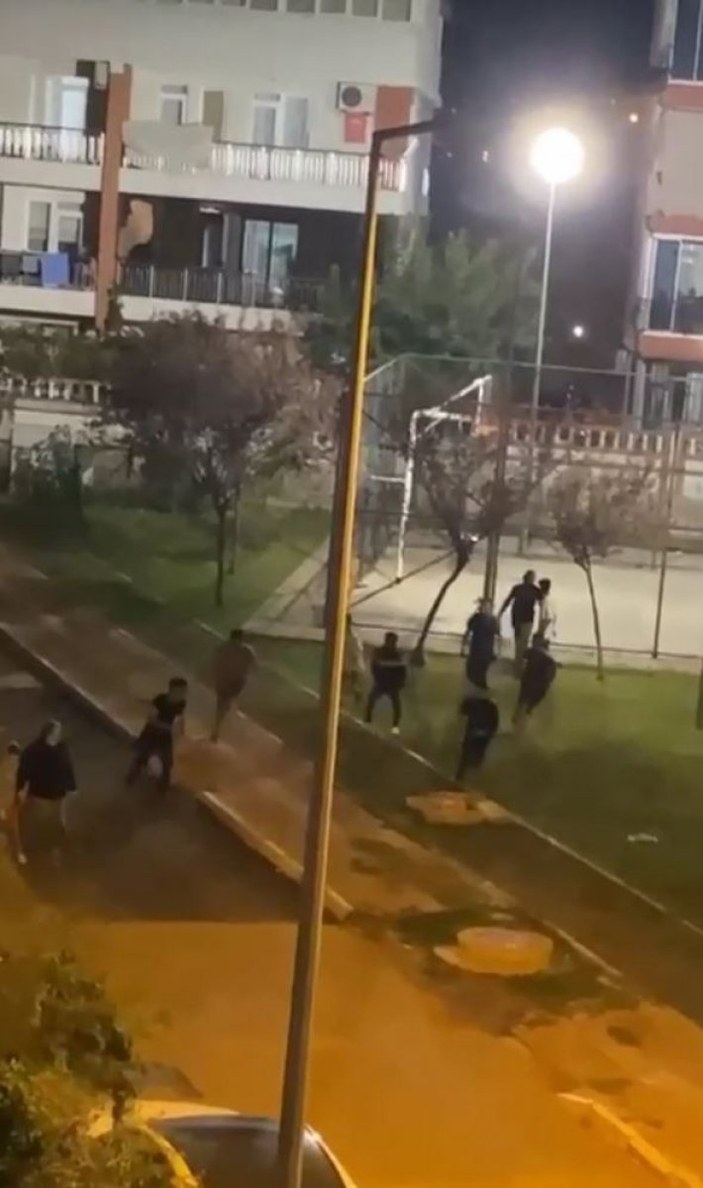 Antalya'da kavgada koşarken, park halindeki motosiklete çarptı