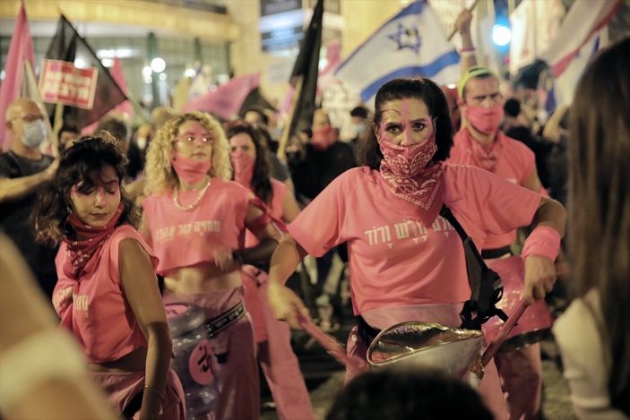 a Binyamin Netanyahu’ya yolsuzluk protestosu devam ediyor