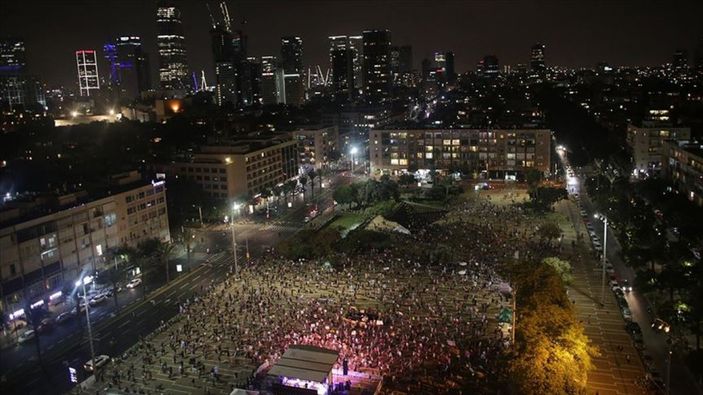 a Binyamin Netanyahu’ya yolsuzluk protestosu devam ediyor