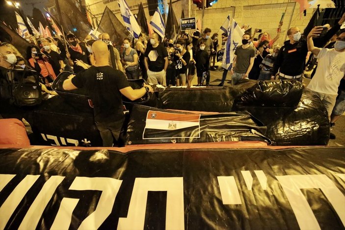 Binyamin Netanyahu’ya yolsuzluk protestosu devam ediyor