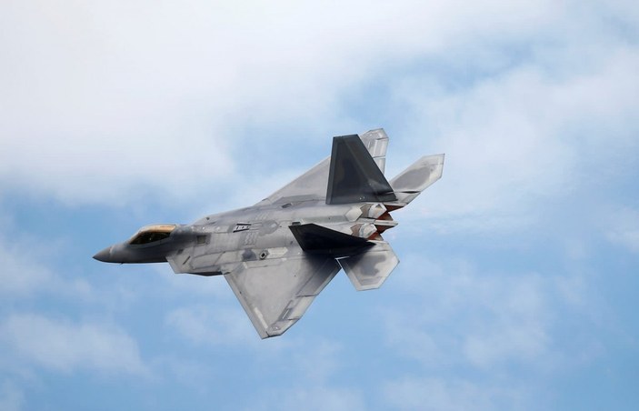 İsrail basını: BAE’ye F-35'e yeşil ışık yakan İsrail, ABD’den F-22 istedi