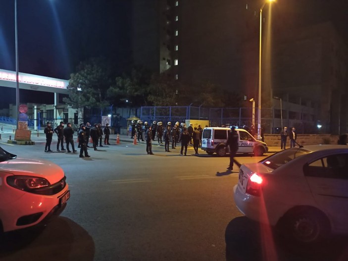Ankara'da intihar eden gencin yakınları sağlık ve polis ekiplerine saldırdı