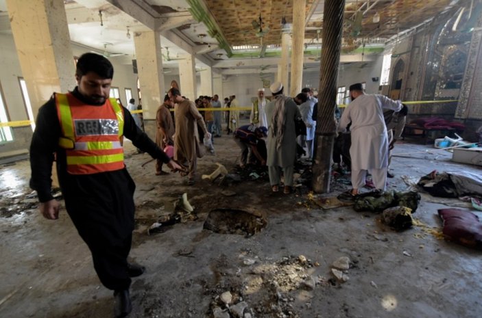 Pakistan'da okula saldırı