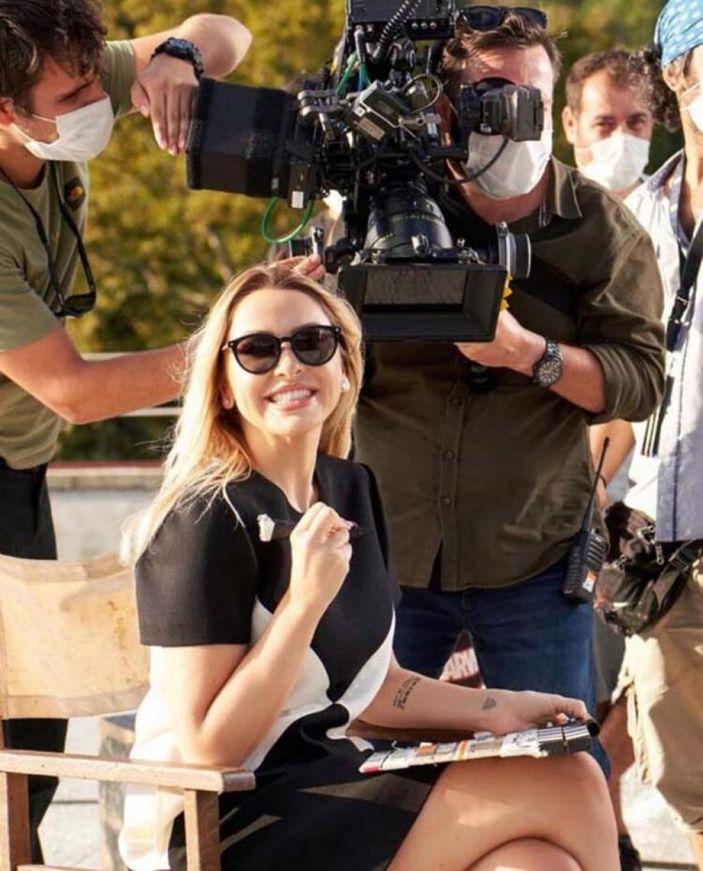 Hadise imaj değişikliğine gitti