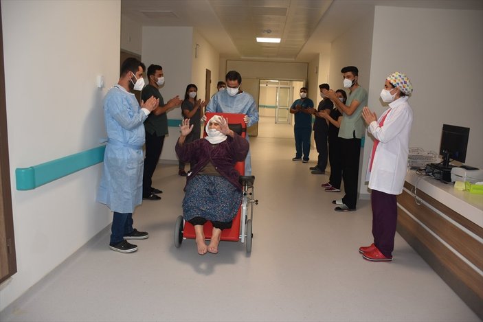 Şırnak'ta 120 yaşında koronavirüsü yendi
