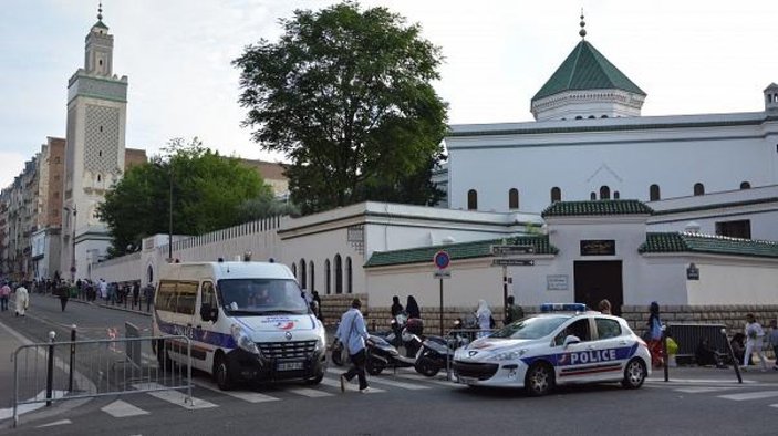 Fransa'da bir camiye ölüm tehditli mesaj bırakıldı