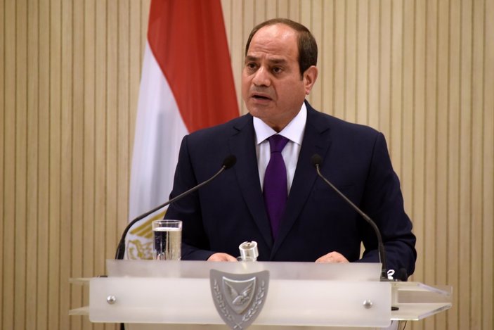 Sisi'den karikatürlere tepki: Bizim de haklarımız var