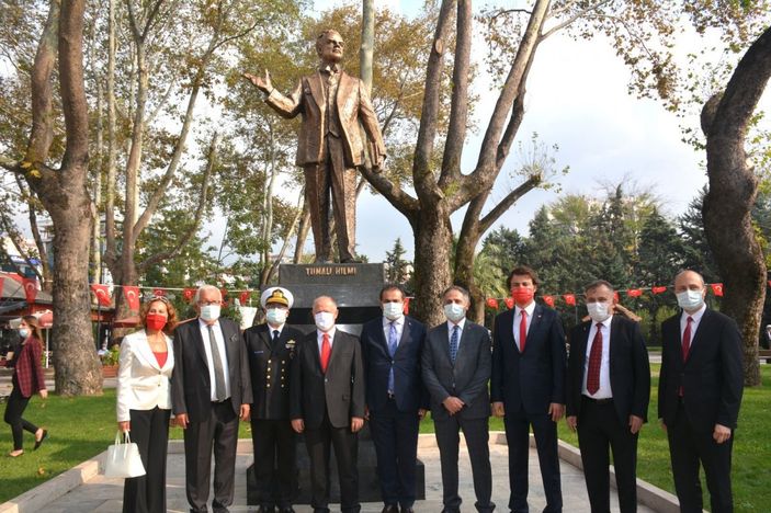 Tunalı Hilmi heykeli