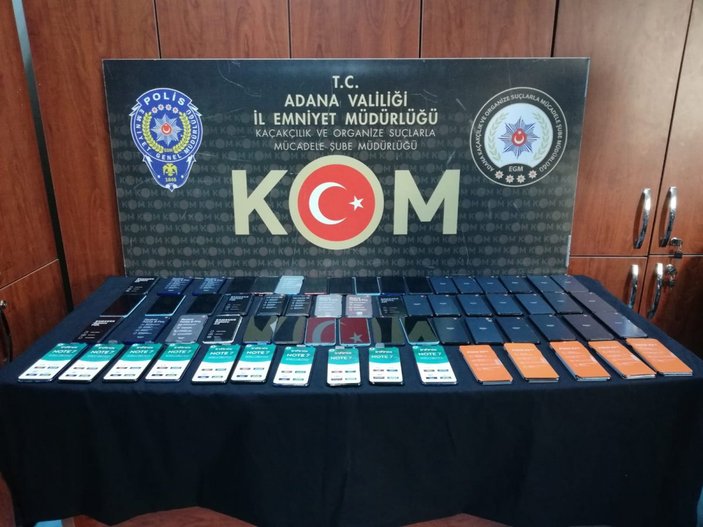 Adana'da 116 adet gümrük kaçağı cep telefonu ele geçirildi