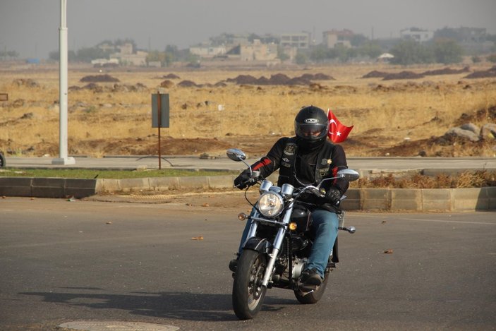 Diyarbakır'da Türk bayraklı motosikletlerle 29 kilometrelik konvoy