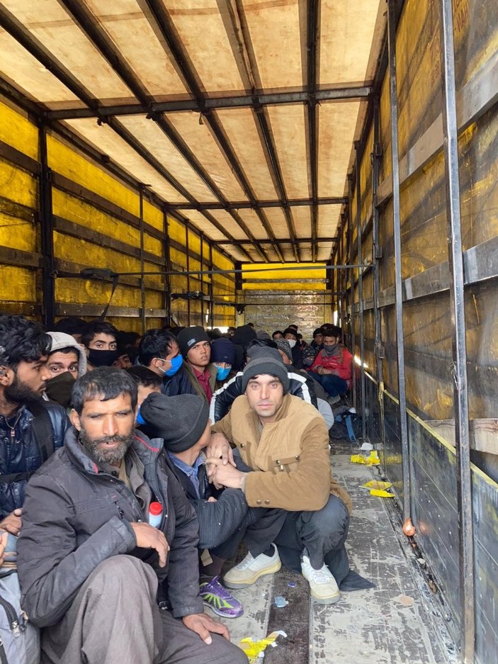 Van'da 210 kaçak göçmen yakalandı