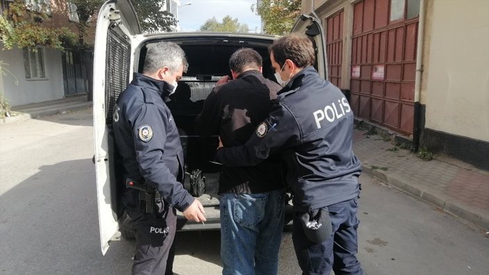 Bursa'da mahalle sakinleri, hırsızı yakalayıp polise teslim etti