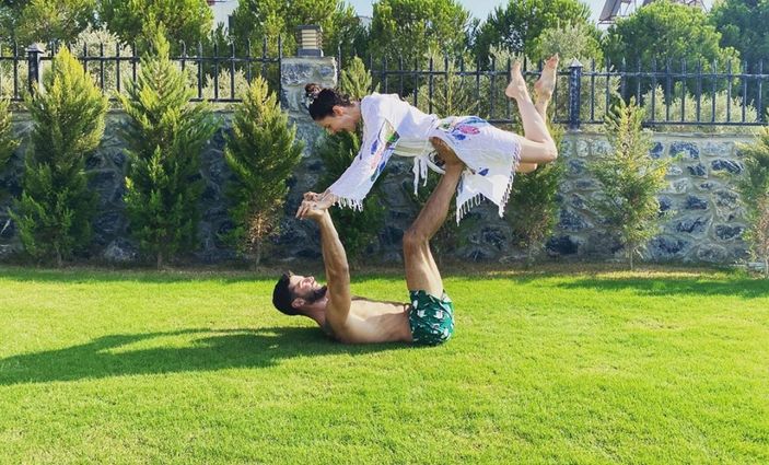 Yıldız Çağrı Atiksoy'dan Berk Oktay paylaşımı