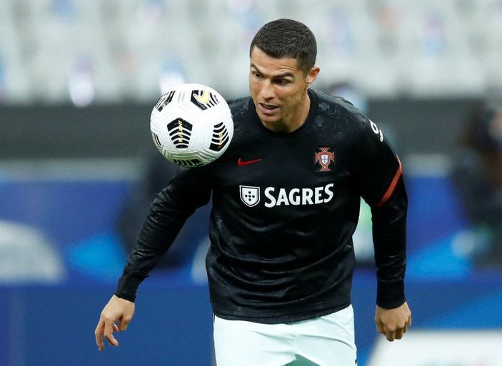 PCR testi saçmalık diyen Ronaldo'yu doktorlar tiye aldı