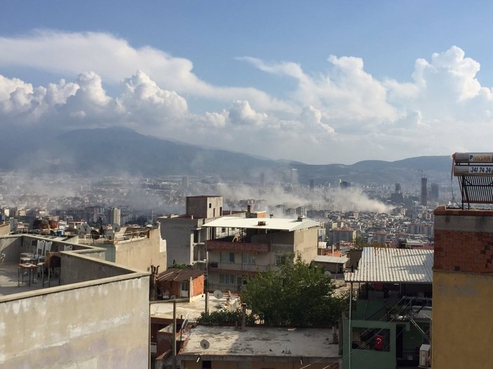 İzmir'de şiddetli deprem sonrası binalar yıkıldı