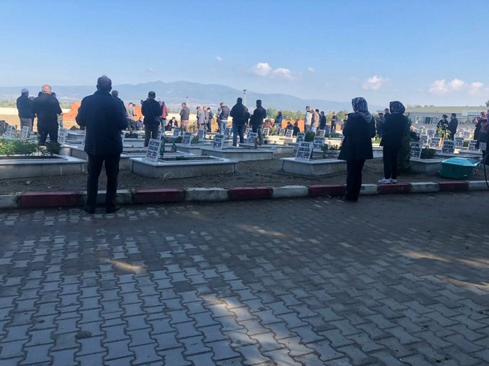 İzmir’deki depremde hayatını kaybeden Buse Demir, toprağa verildi