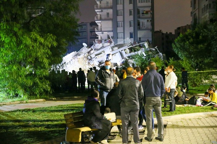 İzmir'de 341 artçı deprem yaşandı