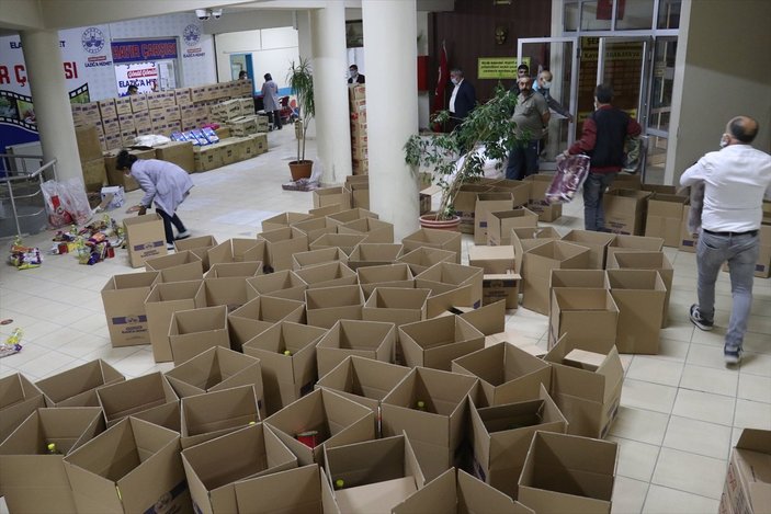 Elazığ'dan İzmir'e depremzedeler için yardım gönderildi