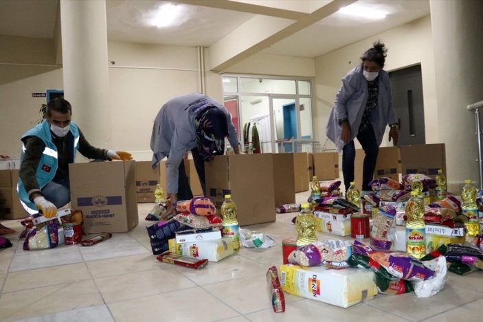 Elazığ'dan İzmir'e depremzedeler için yardım gönderildi