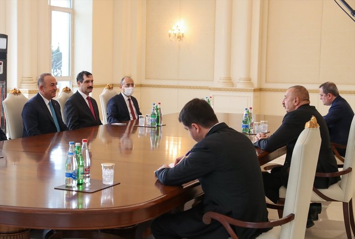 Mevlüt Çavuşoğlu, Bakü'de İlham Aliyev ile görüştü