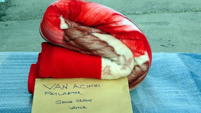 Vanlı depremzede kendisine gönderilen battaniyeyi İzmir'e yolladı