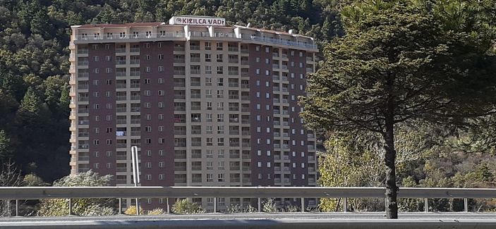 Ankara'da 17 yaşındaki Gamze Açar, otelin 5. katından düşerek şüpheli şekilde öldü