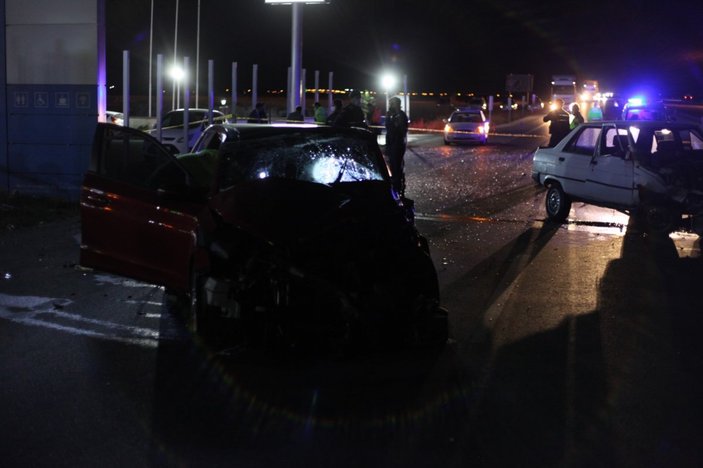 Aksaray'da iki otomobil çarpıştı: 1 ölü, 1 yaralı