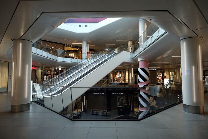 a Belçika'da mağazalar kapatıldı