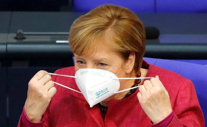 Angela Merkel: Salgınla 4 ayda daha birlikte yaşayacağız