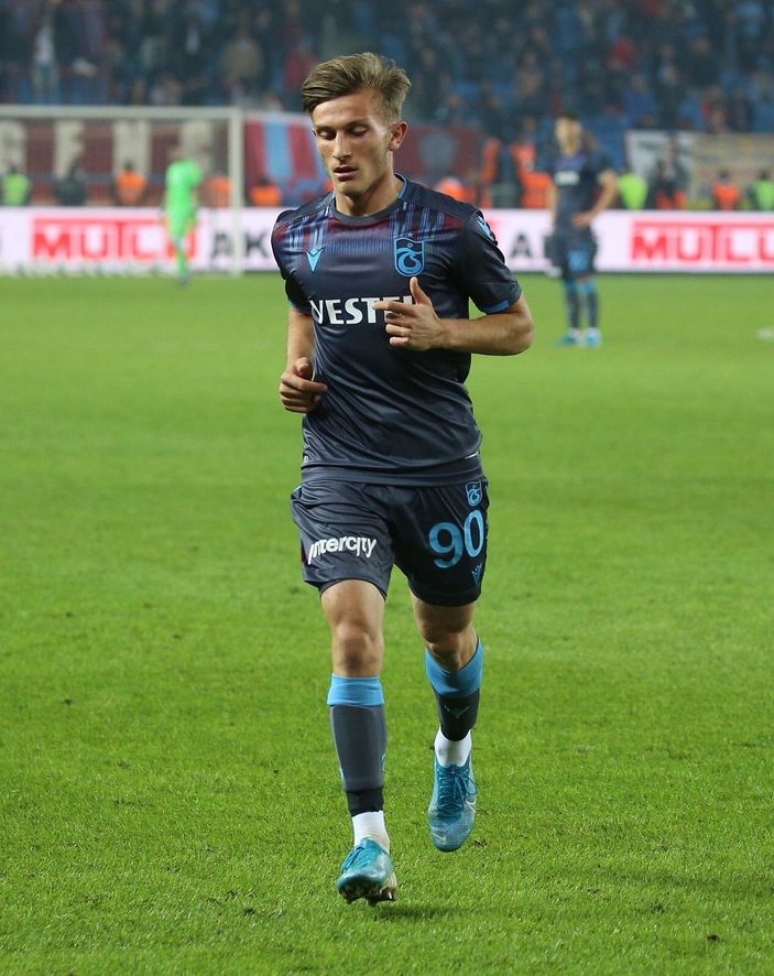 Serkan Asan: Futbola başladıktan sonra babamı emekli ettim