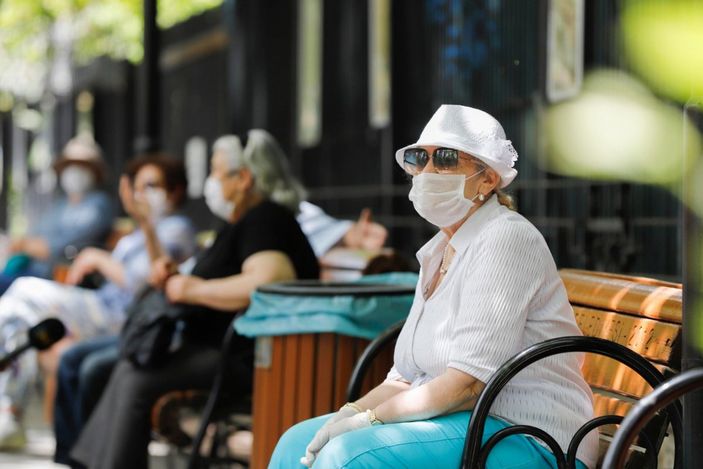 a Bursa'da 65 yaş ve üzeri vatandaşlara sokağa çıkma kısıtlaması