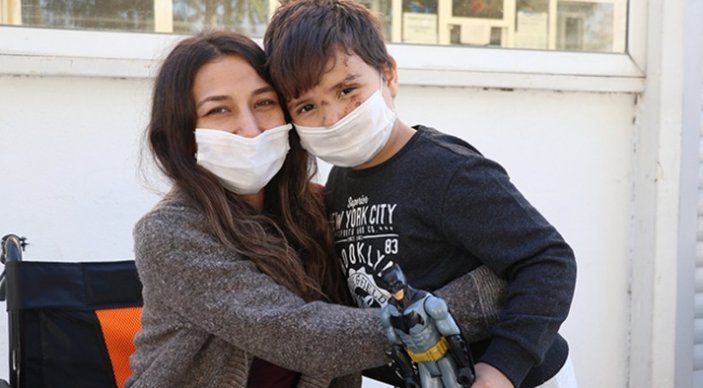 İzmir depreminde enkazdan kurtarılan mucize çocuklar