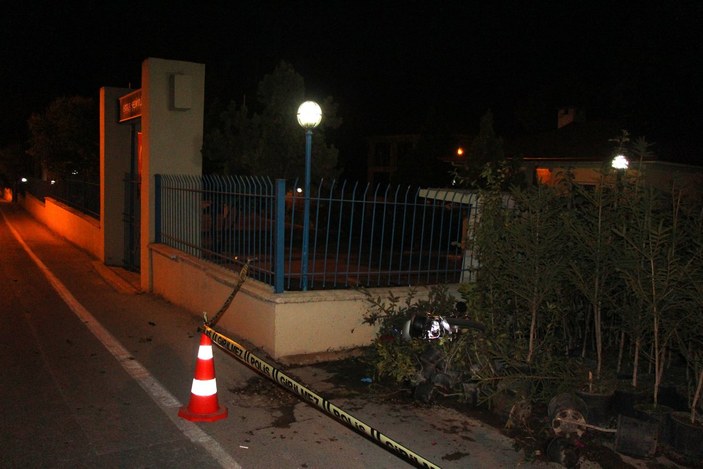 Tokat’ta şehitlik duvarına çarpan motosiklet sürücüsü öldü