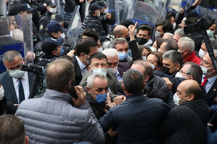 TBMM Dikmen kapısı önünde eylem