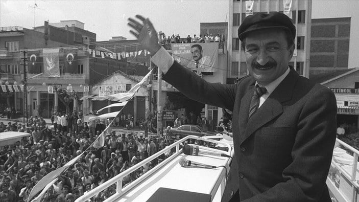 Bülent Ecevit 14'üncü ölüm yıl dönümü: Bülent Ecevit kimdir? Eski Başbakan Bülent Ecevit'in hayatı