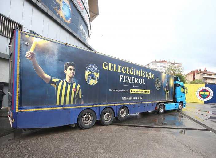 Fenerbahçe'den İzmir'deki depremzedelere yardım