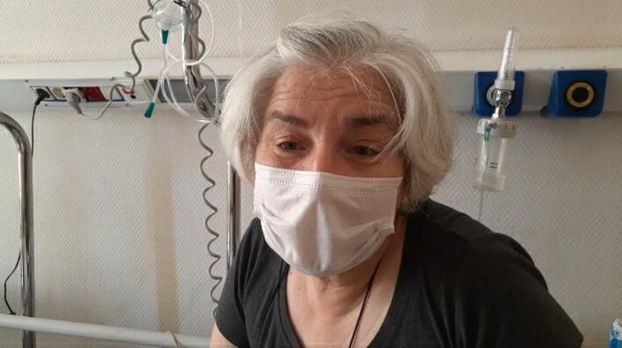 d İzmir’de kırıklarına rağmen torunu ile eşini kurtarmayı başardı