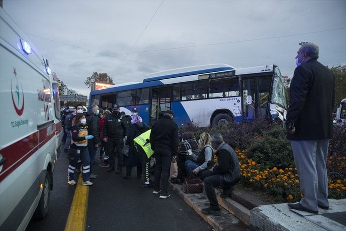 Ankara'da iki otobüs kaza yaptı: 17 yaralı