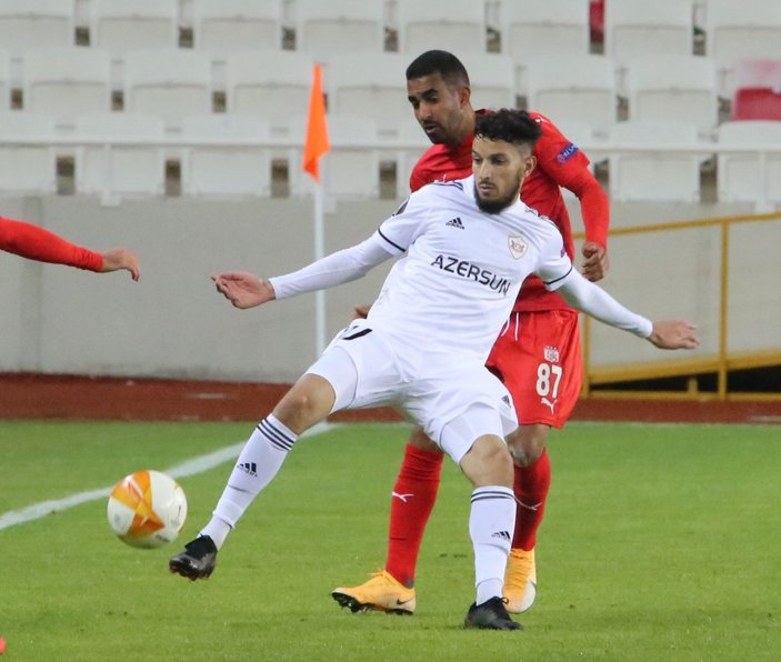 Sivasspor, Karabağ'ı 2-0 yendi