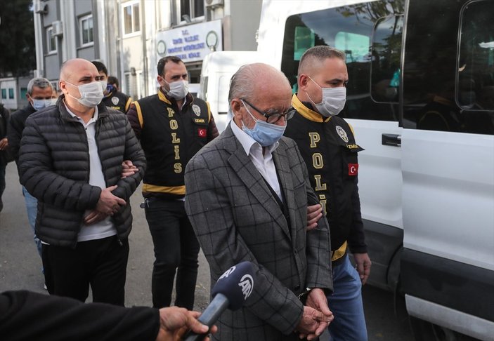 İzmir'de yıkılan binalarla ilgili 7 kişi tutuklandı