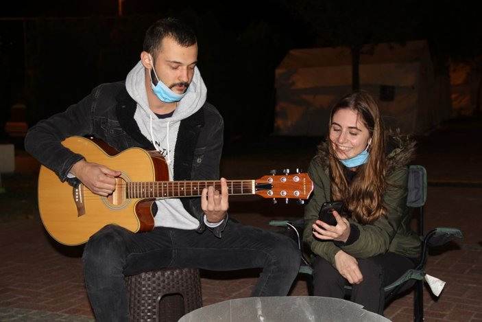 İzmir'deki çadır kentlerde yaşam mücadelesi sürüyor