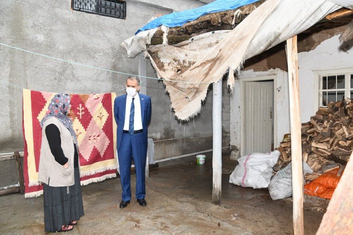 Adıyaman'da evi yıkılmak üzere olan kadına, devlet eli uzandı