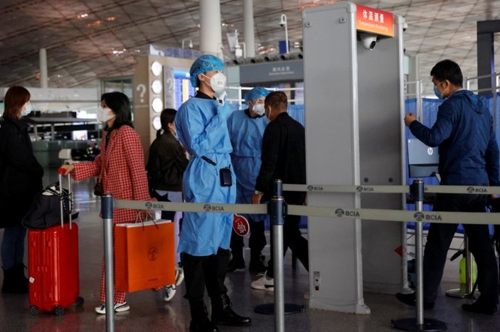 Çin, korona vakaları artınca 8 ülkenin vatandaşlarına girişleri kapattı