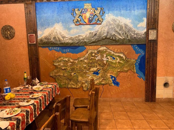 Kiev'de, Ermeni lokantasındaki harita dikkat çekti