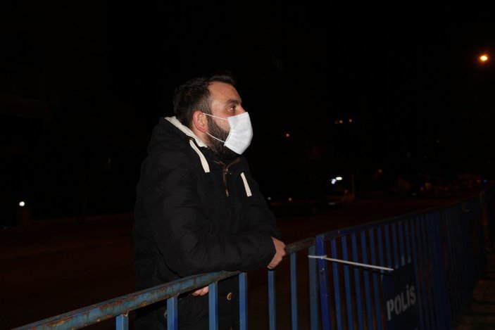 İzmir'de kurye, enkaz altında kalmaktan son anda kurtulduğu anları anlattı