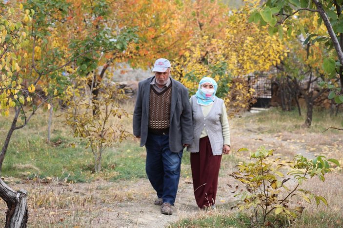 Erzurum'da 78 yaşındaki adam, sürekli ıslık çalıyor